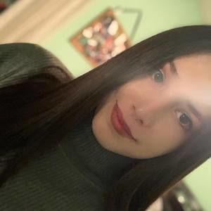 Meet your Posher, Daniela